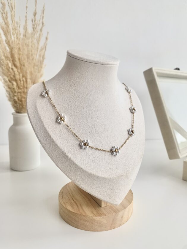 Daisy Necklace - Image 2